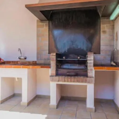 Mastaguera Villa *